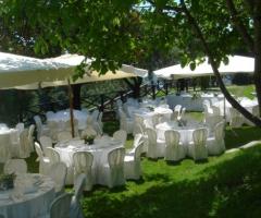Ricevimento di matrimonio in giardino