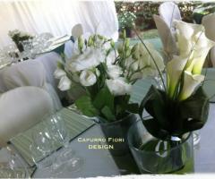 Centrotavola calle e fiori bianchi