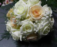 Bouquet rose bianche e salmone