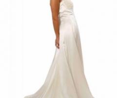 Vestito da sposa con strascico