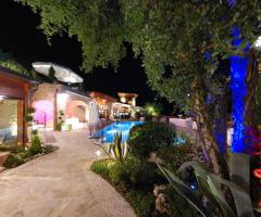 Parco della location di matrimonio - Casa Alexis