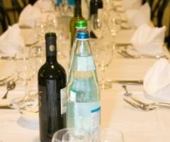 Panoramica del tavolo nuziale