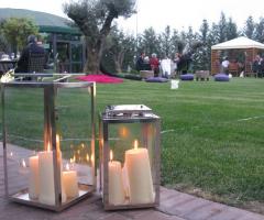 Candele per l'alllestimento della location di nozze