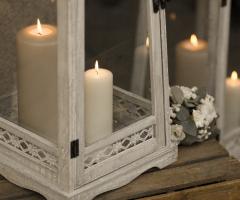 L'Apostrofo Bianco - Candele, lanterne e cotone