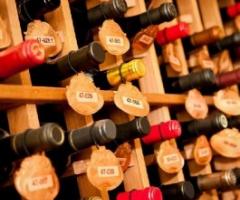 Bottiglie di vino come bomboniere di nozze