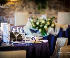 Mise en place blu per il matrimonio