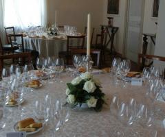 Centrotavola di rose per il matrimonio