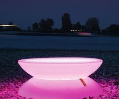 Lampada cromatica: un dettaglio ricercato per la scenografia del matrimonio