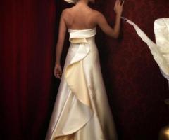 Abiti da sposa con sfumature gialle