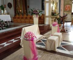Bowls rose bianche e fucsia per addobbo chiesa