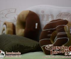 Primo piano di CuscinoBiscotto