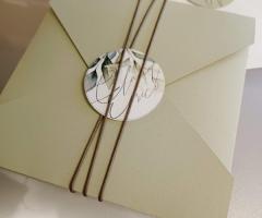 Partecipazione floreale kiwi con cordino in  e tag personalizzato - Eliotecnica Balbi Wedding