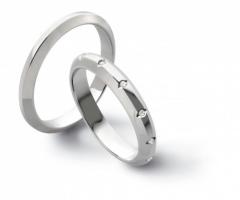 F55 - Collezione Rosa - Fede in oro bianco con diamanti