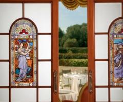 Entrata del ristorante della location di matrimonio