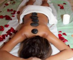 Massaggio con le pietre per la sposa