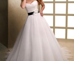 Vestito da sposa con fascia nera Maggie Sottero