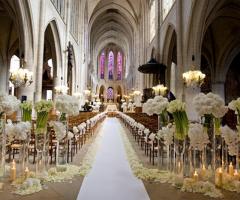Allestimento floreale in chiesa