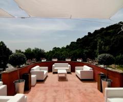 Allestimento moderno per il matrimonio