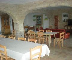 Allestimento sala per il ricevimento di matrimonio