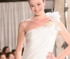 Vestito da sposa monospalla