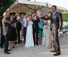 Foto di gruppo al matrimonio