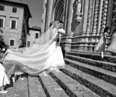 La sposa entra in chiesa