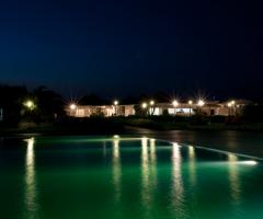 Esterno con piscina sala BluOltremare