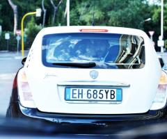 Caramiello Fotografie - Foto all'auto del matrimonio