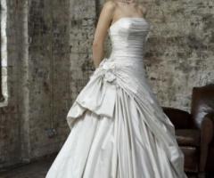 Collezione Ian Stuart: abiti da sposa delle firme migliori a Randazzo (Catania) con Mille Idee Sposa