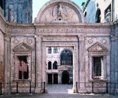 Ingresso del complesso monumentale per il matrimonio