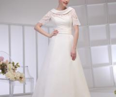 Vestito da sposa con corpetto in pizzo