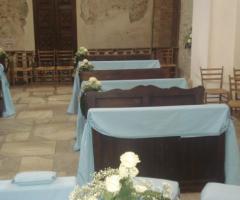 Allestimento floreale per il matrimonio in chiesa
