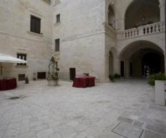 Il cortile interno del Palazzo Viceconte