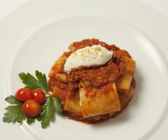 Paccheri con Ragù di maialino nero dei Nebrodi e ricotta fresca