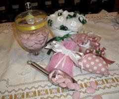 Croce e Delizia - Confetti Buratti e qualche bomboniera tradizionale