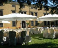Ricevimento di matrimonio in giardino