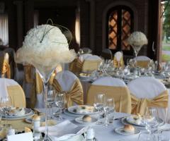 Allestimento matrimonio in giallo e bianco