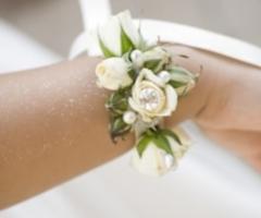 Braccialetto di fiori per la sposa