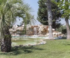 Villa Demetra - Il giardino con il laghetto