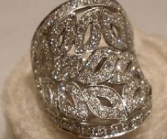 Anello con traforo di brillanti