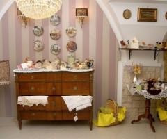 Particolare dell\'interno del negozio di bomboniere