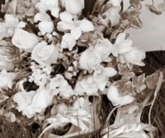 Bouquet e scarpe della sposa