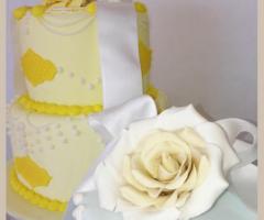 WEddin cake con fiori applicati