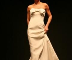 Trucco e acconciatura per la sfilata di abiti da sposa