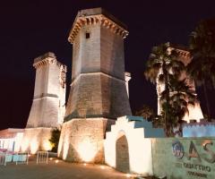 Oasi  Quattro Colonne - Le torri illuminate si sera