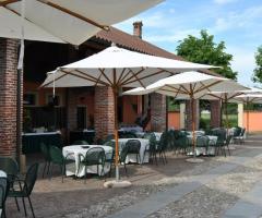 Tavoli per l'aperitivo di matrimonio