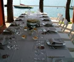 Tavolo imperiale vista mare per le nozze