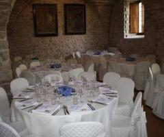 Tavole imbandite per il ricevimento di nozze a Cerreto di Spoleto