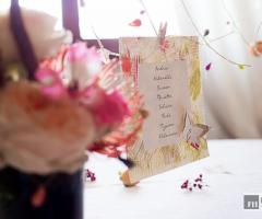 Tableau con farfalle e pepe rosa in stile boho-chic