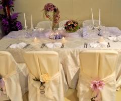 Composizioni varie di fiori per mise en place